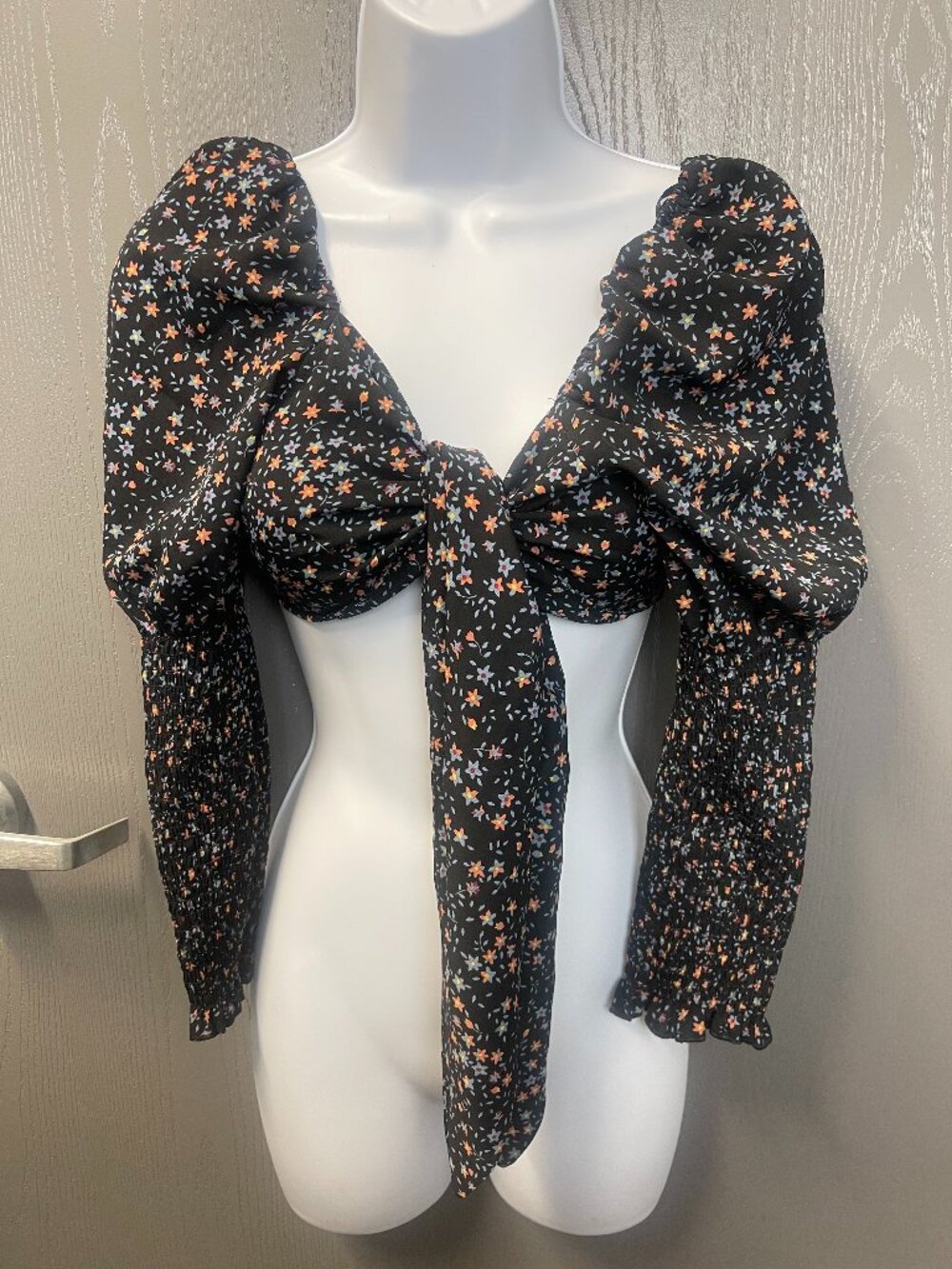 Love Tree Floral Tie Front Crop Top Medium Puff Sleeve Cottagecore